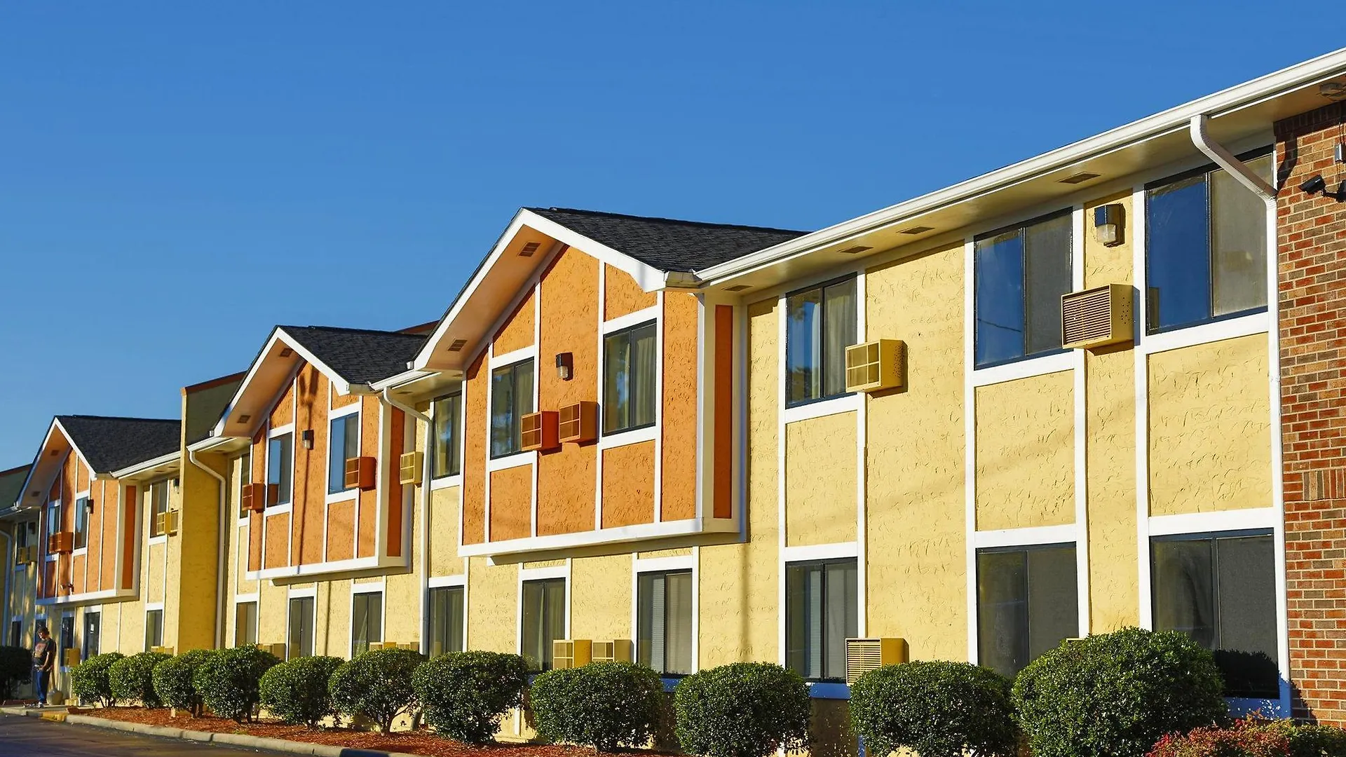 Super 8 By Wyndham Charlotte University