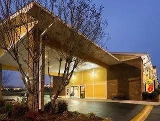 Super 8 By Wyndham Charlotte University