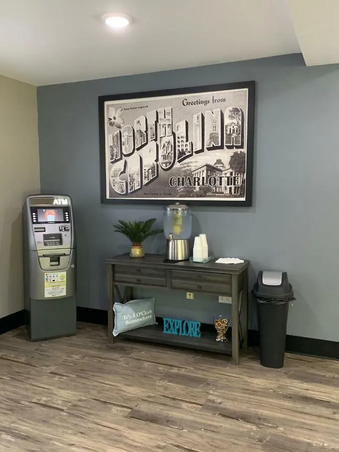 Motel Super 8 By Wyndham Charlotte University