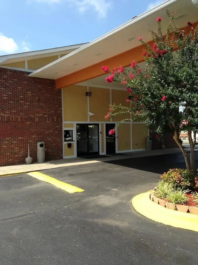 Motel Super 8 By Wyndham Charlotte University